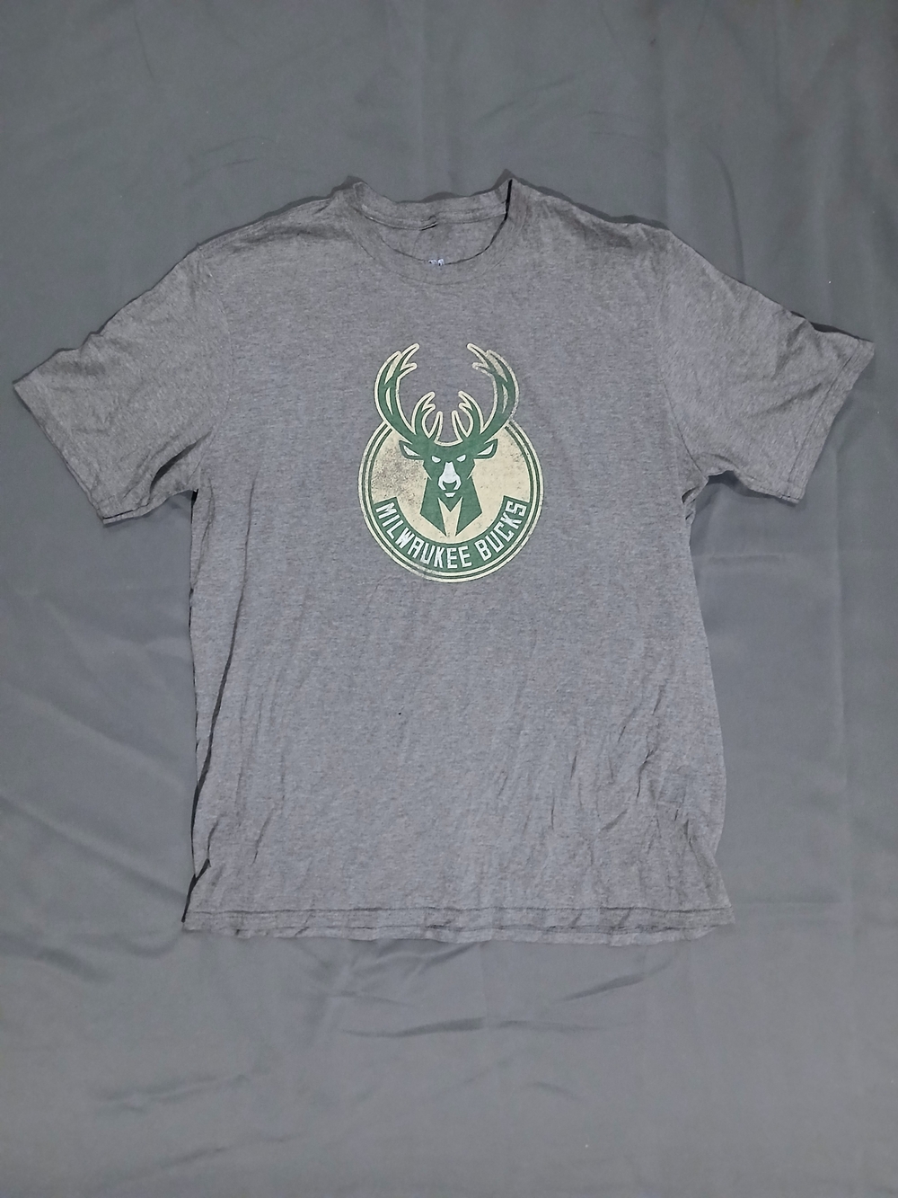 NBA Men's Gray Milwaukee Bucks Logo Tee